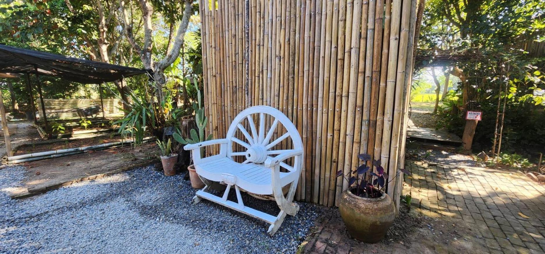 Tung Tong Homestay & Camping Mae Rim Bagian luar foto
