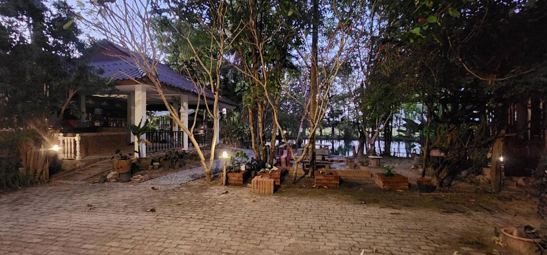 Tung Tong Homestay & Camping Mae Rim Bagian luar foto